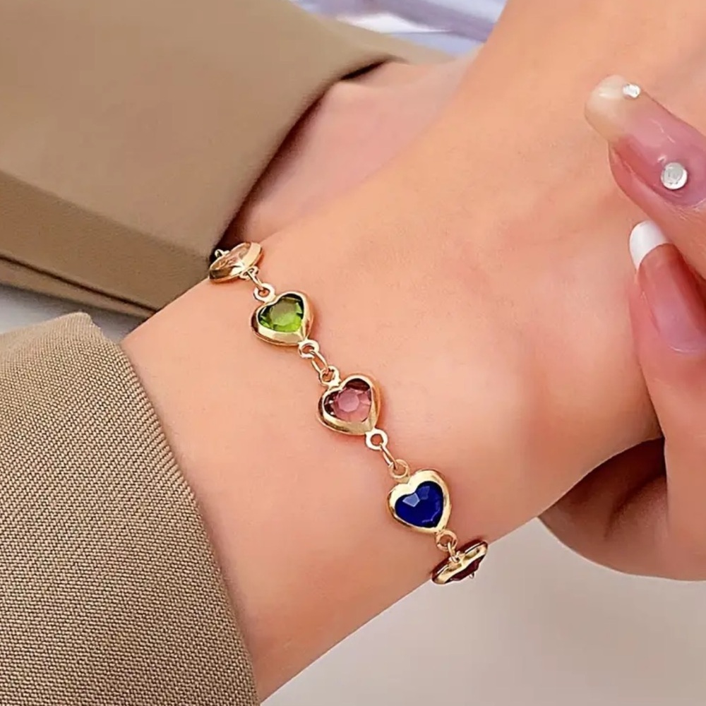Multicolor Heart Charm Bracelet with Gold 18k Chain Elegant and Playful Design